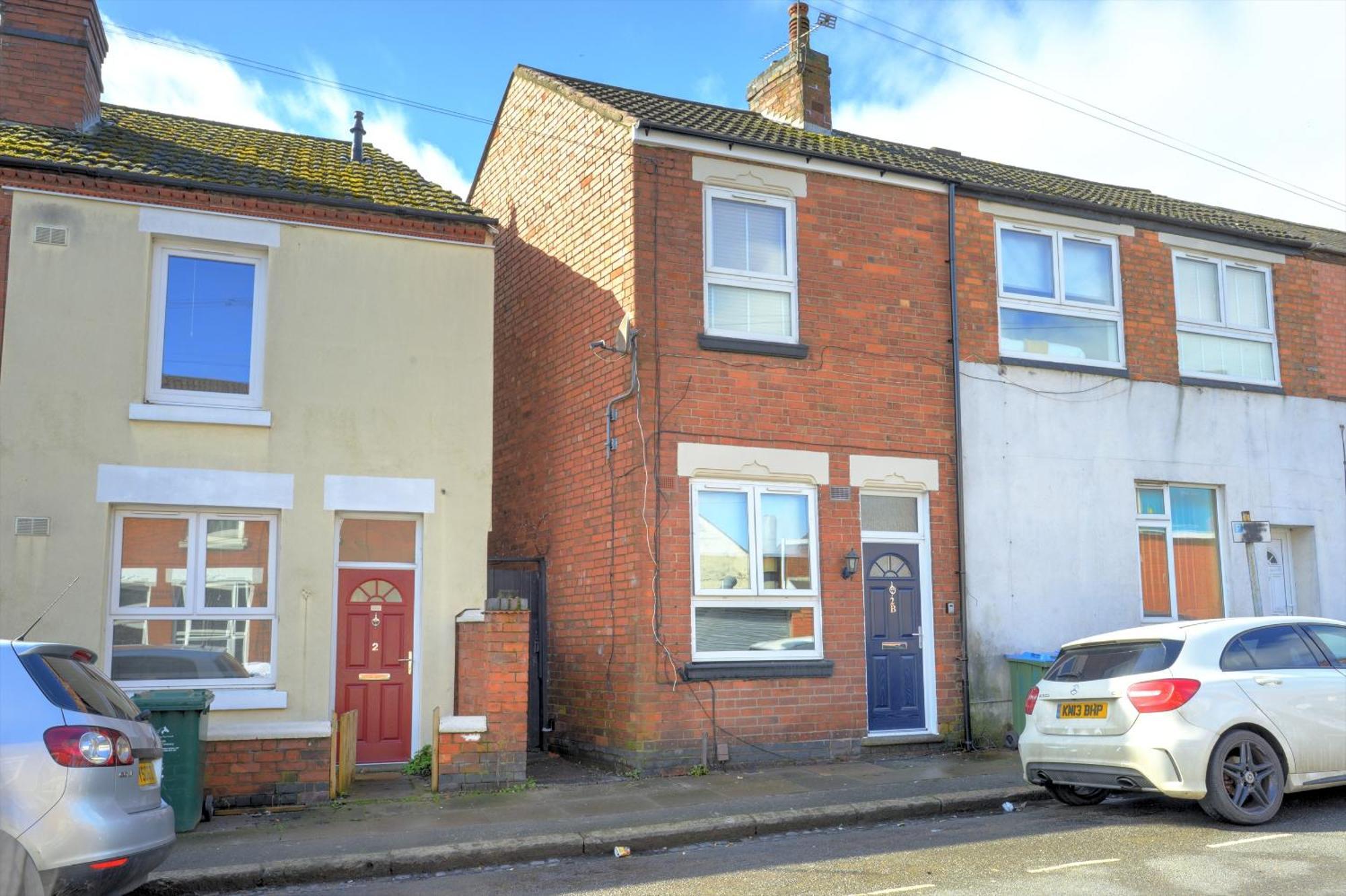 4 Bedrooms Homely House With Garden- Sleeps 9 Comfortably With 6 Comfortable Beds, Free Street Parking, Business Travellers, Contractors, & Holiday-Goers, Coventry, Near All Major Transport Links In Coventry And Motorway Exterior photo